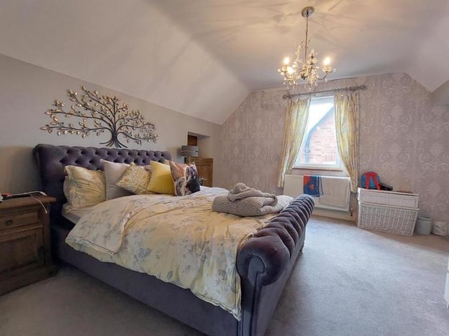 A second image of the master bedroom, where comfort and space are again the key words.