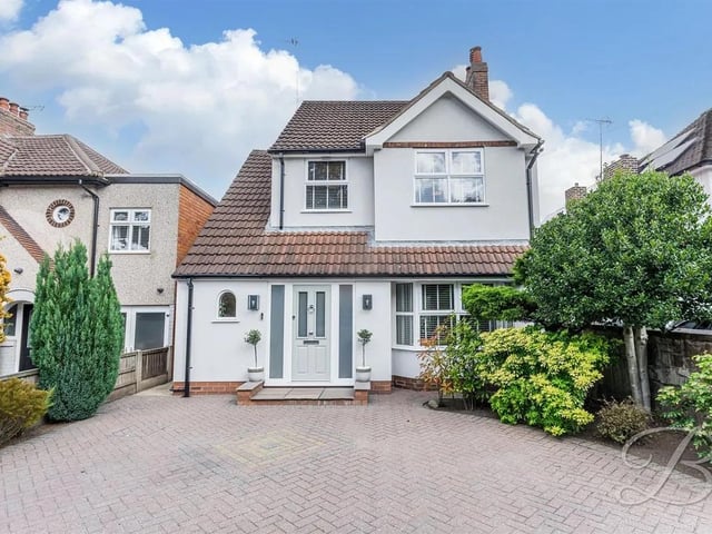 Nestled on the charming Nottingham Road in Mansfield, this delightful detached house offers a perfect blend of comfort and convenience.