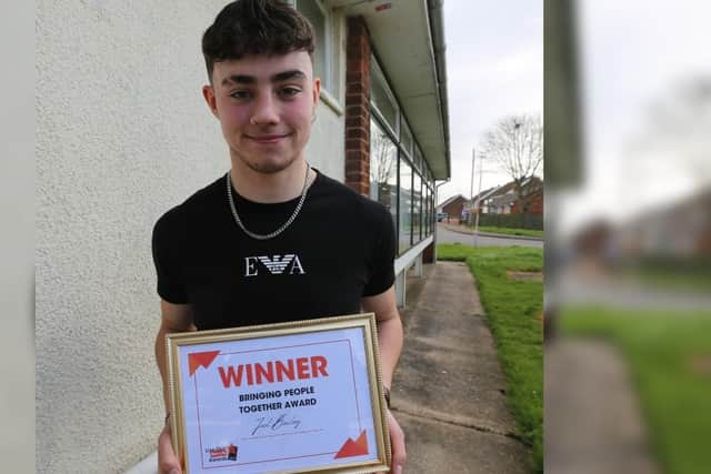 Mansfield teenager Joel Bailey has won an award for his volunteering work with mental health charity Jigsaw