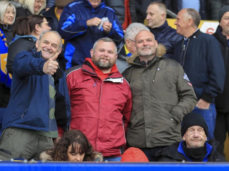 A sloppy Mansfield Town were well beaten by Reading on Easter Monday.
