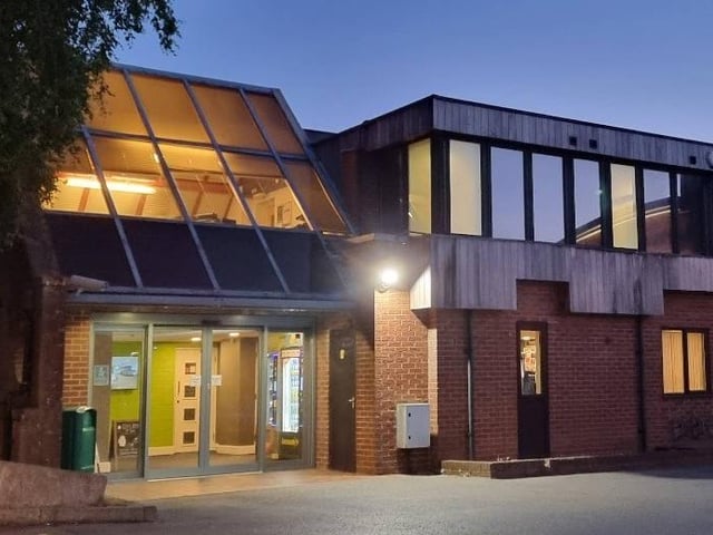 Bannatyne Health Club & Spa, Briar Ln, Mansfield NG18 3HS: Treatments: partnered with Elemis, the spa offers professional massages, facials, manicures, and pedicures in single or dual treatment rooms. Relaxation area: Includes unique amenities such as heated water beds and heated sunbeds. Café Bar: An on-site lounge serving Starbucks coffee and nutritional meals.  Rated: 4.1 stars out of 750 reviews.
