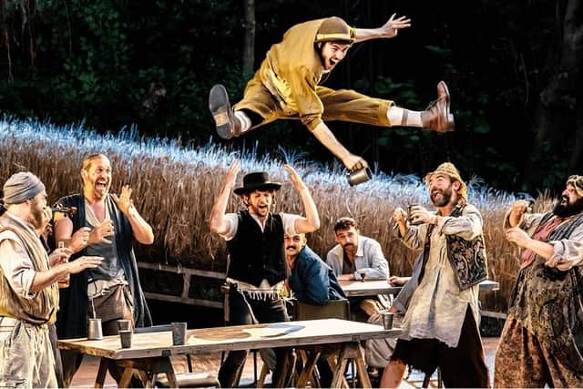 The production has received widespread critical acclaim