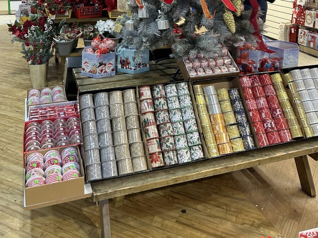 They hae a large selection of Christmas gift wrapping accessories