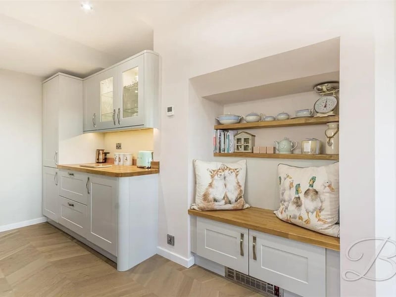 This kitchen is designed to meet all your culinary needs.