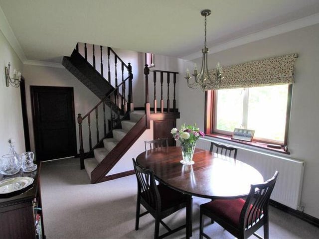 Next stop is this dining room, which is a pleasant and peaceful spot to enjoy family meals.