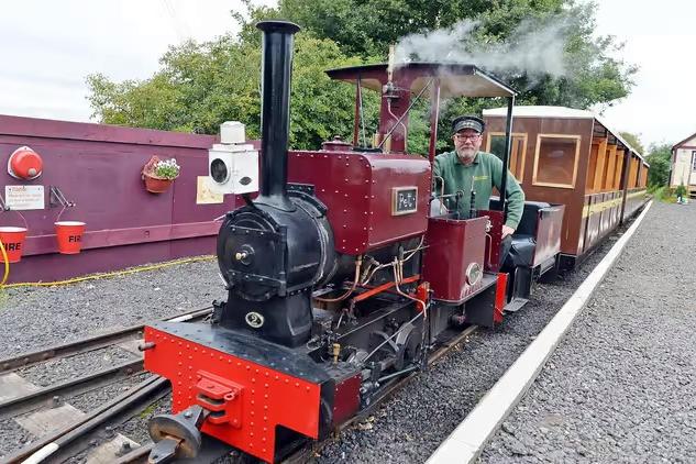 Home of Nottinghamshire’s only narrow gauge steam railway nestled in a valley in between Mansfield and the historic village of Edwinstowe. Trains run regularly from 11am until 4.30pm daily. Adults £3, children £2.50. 
Website: www.sherwoodforestrailway.com
