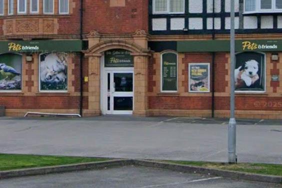 Pets & Friends, Mansfield Rd, Sutton-in-Ashfield NG17 4HG: The store has a 4.6-star rating on Google based on 518 reviews. Customers praise the friendly, helpful staff and the variety of products. Some reviews highlight excellent service for nervous dogs, with staff creating a calm atmosphere.