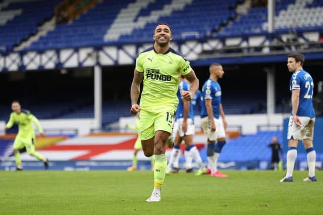 LIVERPOOL, ENGLAND - JANUARY 30: Callum Wilson of Newcastle United celebrates after scoring his team's first goal during the Premier League match between Everton and Newcastle United at Goodison Park on January 30, 2021 in Liverpool, England. Sporting stadiums around the UK remain under strict restrictions due to the Coronavirus Pandemic as Government social distancing laws prohibit fans inside venues resulting in games being played behind closed doors. (Photo by Clive Brunskill/Getty Images)