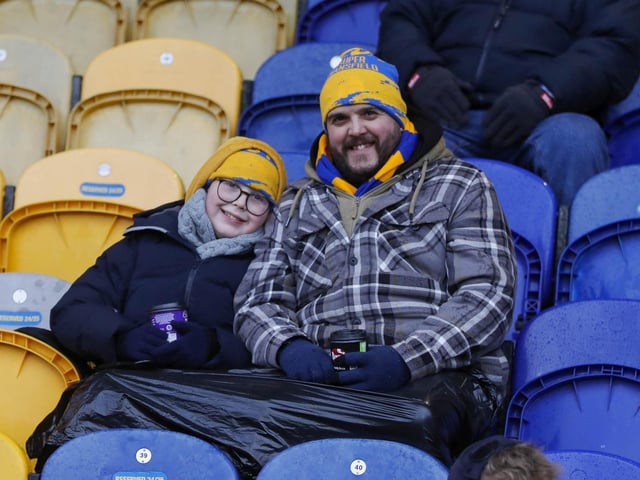 Mansfield Town suffered a fifth straight League One defeat after being beaten by Huddersfield.