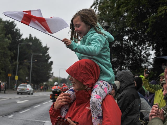 Tour Of Britain rides through Annesley