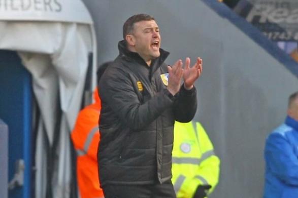 Stags boss John Dempster shouts out the orders.