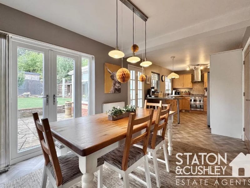 This room is the true hub of the home offering additional breakfast bar and further ample dining space creating the perfect area to dine and socialise with friends and family.