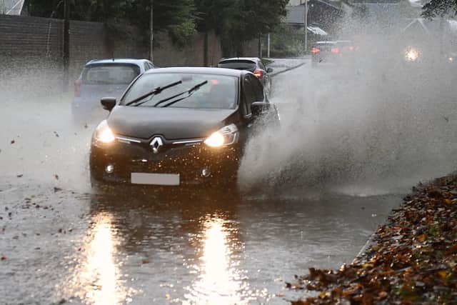Flood alerts are currently in effect across Nottinghamshire, with flooding ‘possible’ in some areas across Mansfield, Edwinstowe, Ollerton, and Warsop. (Picture: Michael Gillen, National World)