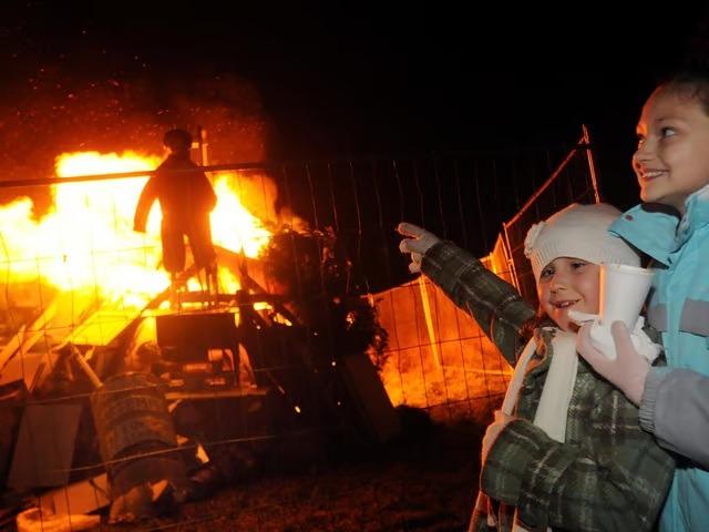 Jennifer Corner and Kerry Barksby wrap up warm to enjoy the 2010 Bonfire Night festivities at the Mansfield Woodhouse Millennium Green, organized by Mansfield CVS