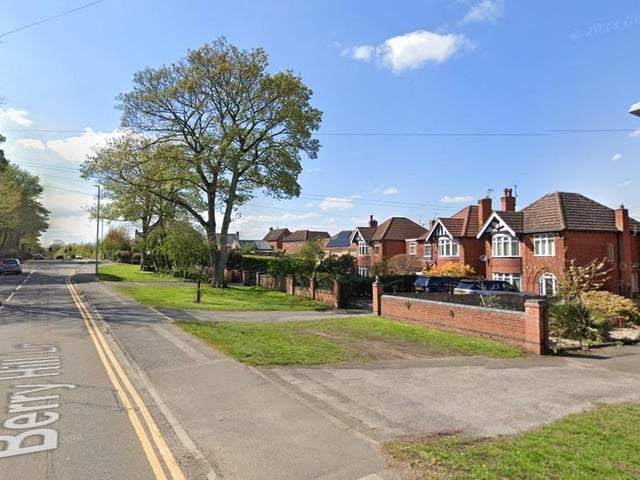 On Berry Hill Lane, Mansfield, NG18 4JR, three houses sold for an average of £456,665.