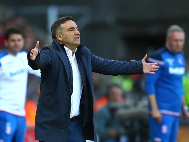 Former Sheffield Wednesday boss Carlos Carvalhal has revealed he's in talks with Brazilian giants Flamengo over becoming their new boss, and branded them "one of the biggest clubs in the world." (Sky Sports)