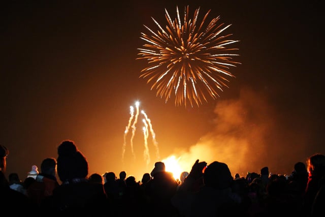 The fireworks action continues at Mansfield Lawn Tennis Club on Sunday evening. A bonfire and professional display is being hosted by the Pheasant Hill club, complete with tennis taster sessions for youngsters from 5.30 pm. The event will include a licensed bar and traditional Bonfire Night food such as toffee apples and treacle toffee.