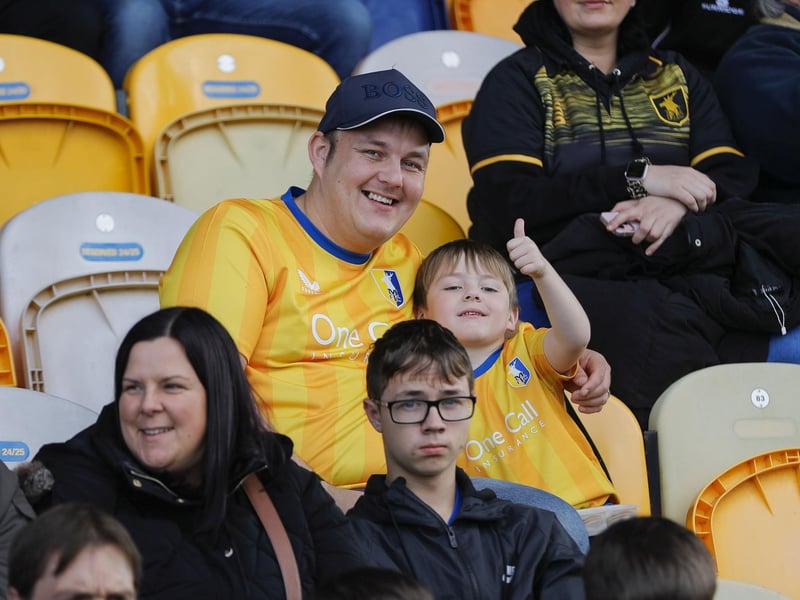 A Will Evans double helped Mansfield Town make it five League One wins in a row.