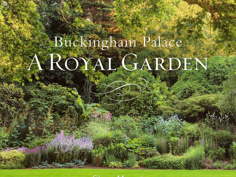 Cover of Buckingham Palace: A Royal Garden