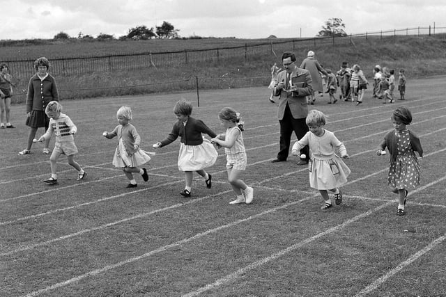 Did you go to this school? Do you recognise any of the little runners here?