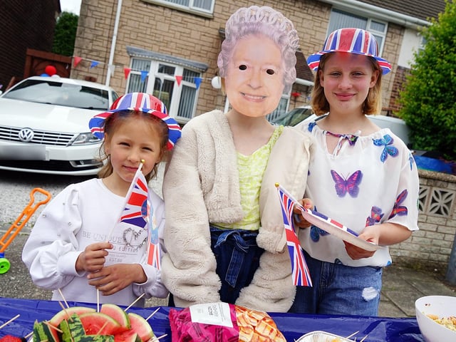 Harworth Close residents Amelia Mackelo, Freya Mprley and Amelia Frost enjoying the jubilee celebrations.