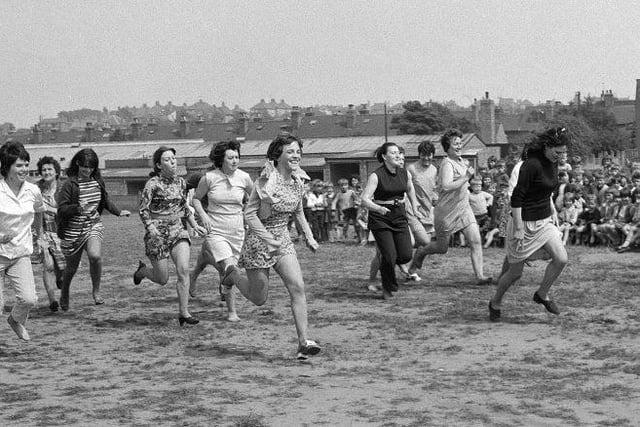 Mother's race at Newgate Lane sports day, 1970.