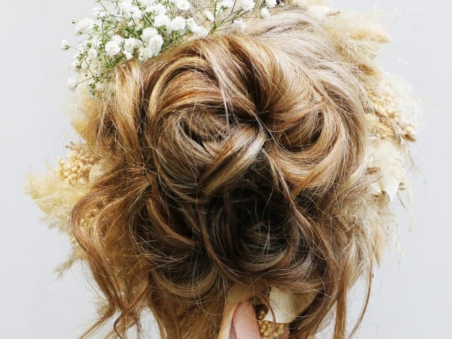 Floral crowns gave a sense of springtime
