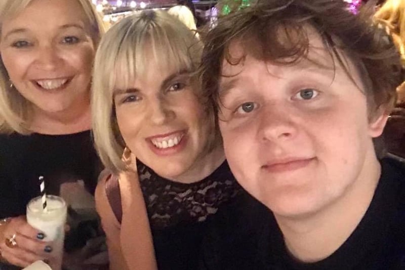 Debbie Henderson and Susie Ritchie had a great night meeting the chart-topper in an Edinburgh pub in 2019.