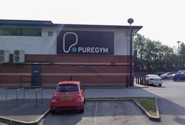 Puregym, Mansfield Leisure Park, Nottingham Rd, Mansfield NG18 1BW: A low-cost, no-contract gym that is open 24/7 and has a large selection of equipment. It's ideal for those seeking flexibility and good value. Users gave it 4.4 stars out of 576 reviews on Google.
