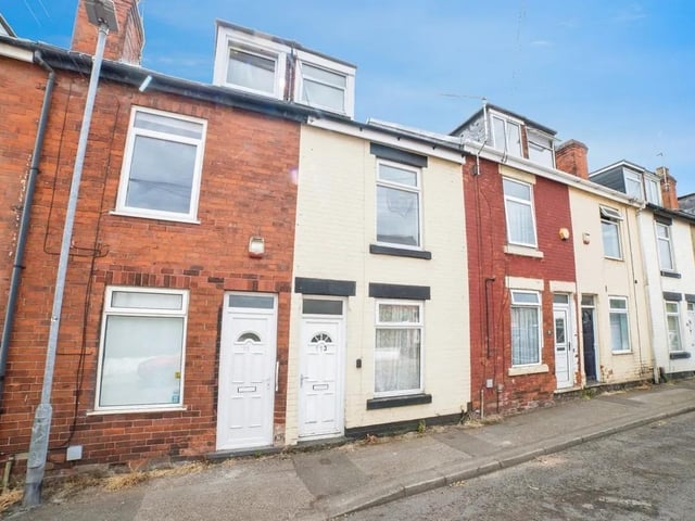 Three-bedroom mid-terrace on Princes Street, Mansfield, offered with no onward chain. Ideal for first-time buyers or investors, the property requires some modernisation and features a lounge, separate dining room, kitchen, three bedrooms, bathroom and enclosed outdoor space.