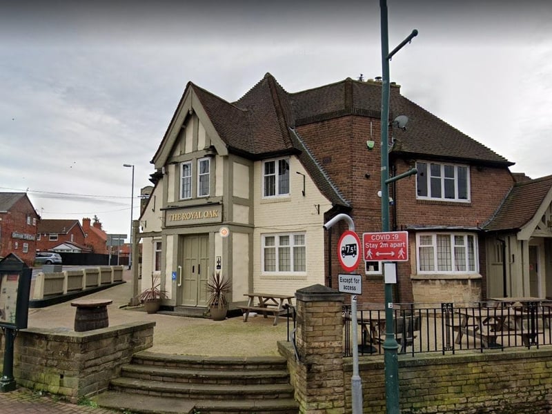 Royal Oak, High Street, Edwinstowe, has a 4.5/5 rating based on 846 reviews. One review said: "Really friendly. Good atmosphere and spacious inside and outside. Good banter. Recommended."