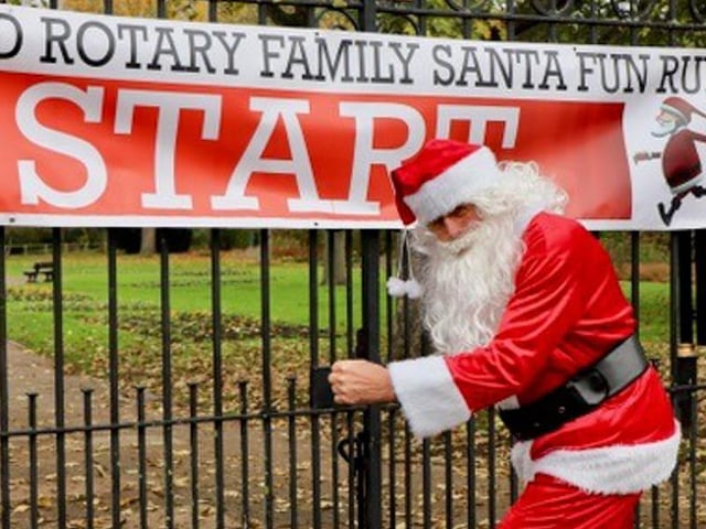 Looks like Santa is all set to break open the gates and set off on his annual fun run in Retford! The event, which has been organised by the town's Rotary Cub, will raise money for Bassetlaw Food Bank, Bassetlaw Hospice and other local charities. People of all ages and abilities can tackle courses of two kilometres or four kilometres in the Santa Fun Run, which starts from the Market Square at 10 am on Sunday.