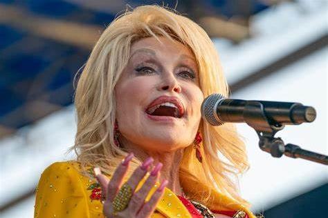 A riproaring score by the queen of country music, Dolly Parton, is behind a production by Mansfield Operatic Society at the town's Palace Theatre from today (Wednesday) until Sunday. Based on the iconic 1980s film, '9 To 5: The Musical' is a hilarious, thought-provoking story of friendship and revenge as three workmates are pushed to boiling point by their sexist and egotistical boss who is soon to get his comeuppance.