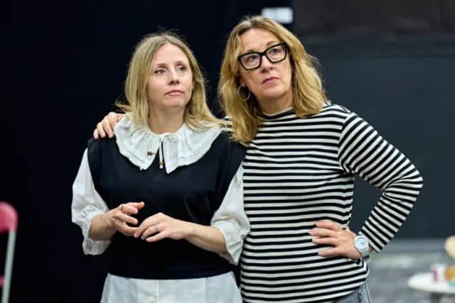 Rehearsal image by Manuel Harlan.