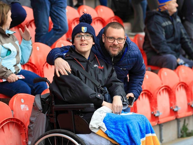 Mansfield Town kept up their good run of form with victory at Doncaster.