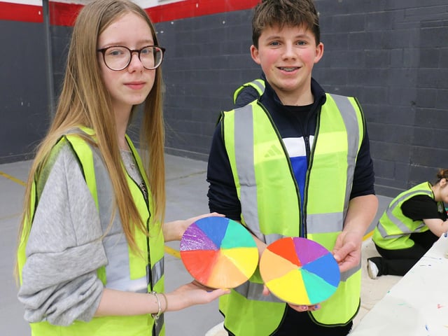 Queen Elizabeth Academy's Freya Roome & Harry Mitchell create a colour wheel in the decorating activity
