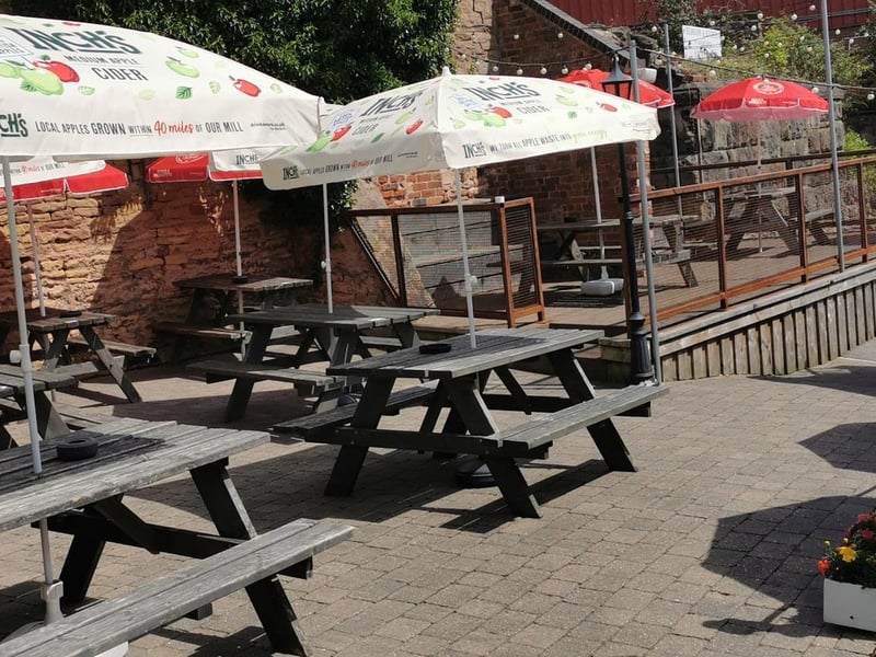 Pub in Mansfield with Court yard Beer Garden specialising in Craft beer, Cask ales, Artisan Gins, Live Music, Festivals and Events. Rated: 4.5 (713 reviews)