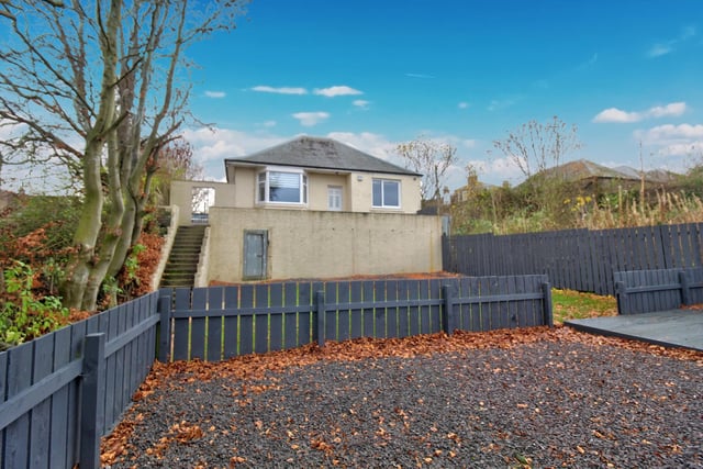 2 bedroom detached bungalow in Downfield.
Average house price in City of Dundee - £131,418.
