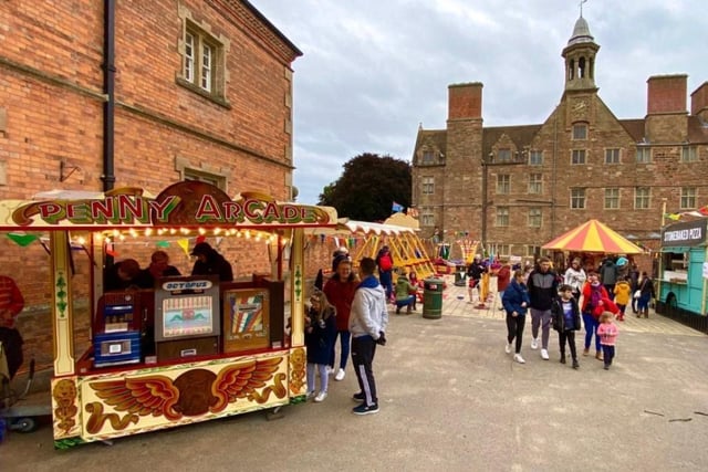 Visit Rufford Abbey Country Park on Saturday, Sunday or Monday (10.30 am to 4 pm) for some good old-fashioned family fun. A mini vintage funfair revisits the magical days of the 1900s, 50s, 60s and 70s. Take your kids on a trip back to the old days and visit an original funfair, set up as it would have been back then.