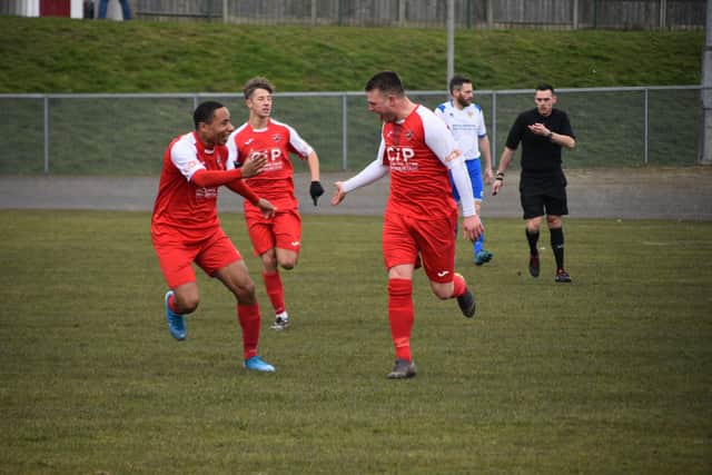 Ross Duggan has signed a new contract at AFC Mansfield.