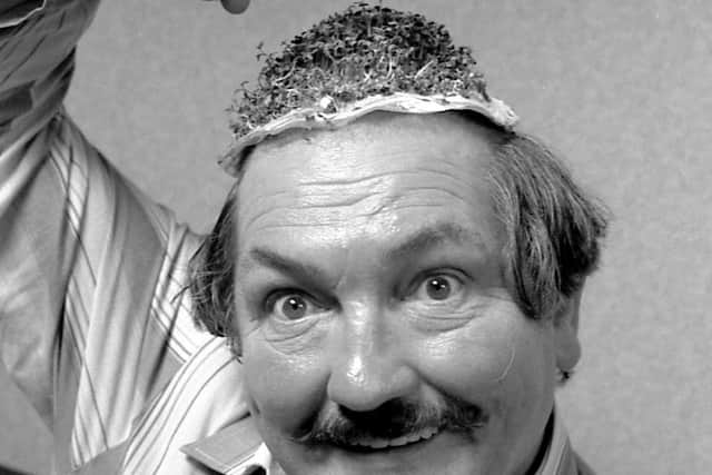 1989: Meet Mansfield fundraiser Mick Grimmer who grows cress on his head. I wonder if he ate it afterwards? Do you know what he was raising money for?