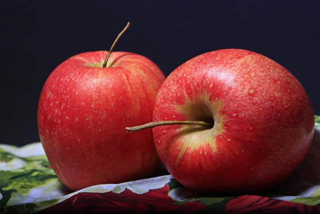 Fruit like apples and tomatoes are packed full of anti-oxidents which protect the brain cells.