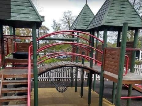 Pub food, outdoor seating and play area. In Nottingham Road, Mansfield.