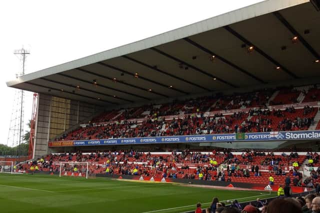 Forest blogger Lee Clarke is calling on fans to roar the team to Championship survival.