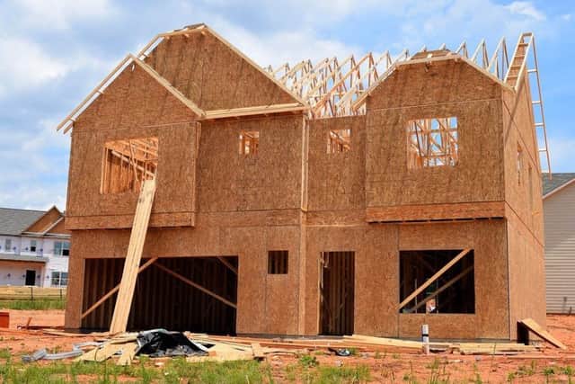 New homes under construction. Photo by Pixabay.