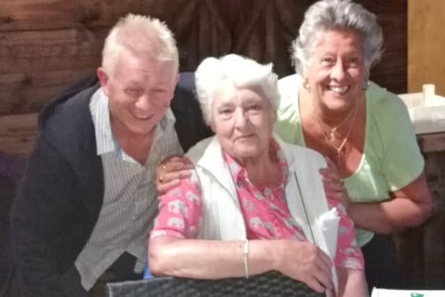 Sharon and John Cooper raise money for Amazons Breast Cancer Support Group