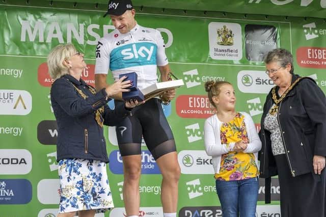 The Executive Mayor of Mansfield, Coun Kate Allsop, presents the stage winner, Ian Stannard, with his prize.