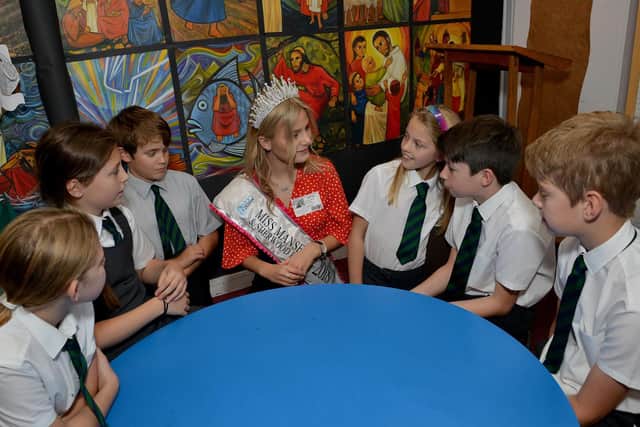 Miss Mansfield and Sherwood Forest, Bethany Wigley visited St Patrick's Catholic Primary School to meet with some of the children who raised money for her adopted charity Rethink Mental Illness