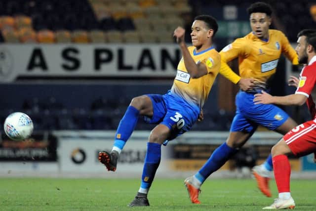 Mansfield Town v Scunthorpe Utd., Checkatrade Trophy.
Alistair Smith brings the ball under control in the second half.