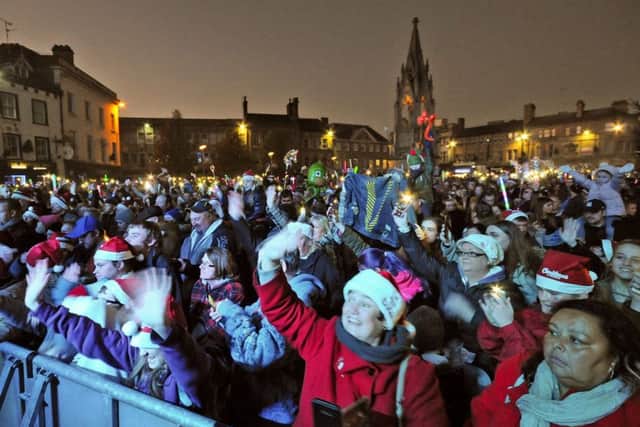 Mansfield Christmas lights switch on 2018.